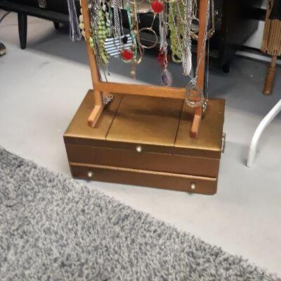 Vintage Jewelry Box & Jewelry 