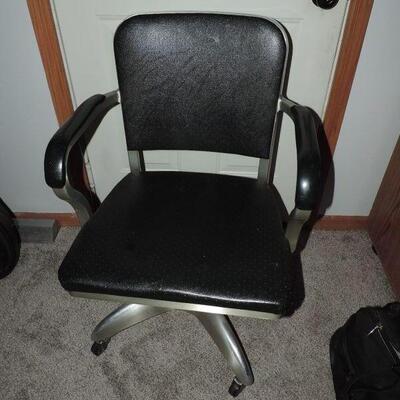 VINTAGE OFFICE/DESK CHAIR