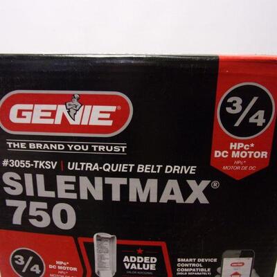 Lot 2 - Genie Silentmax Garage Door Opener 3/4 HPc DC Motor