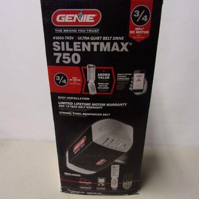 Lot 2 - Genie Silentmax Garage Door Opener 3/4 HPc DC Motor