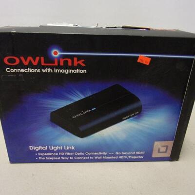 Lot 6 - OWLink FO2800 Digital Light Link Transmitter/Receiver Set 