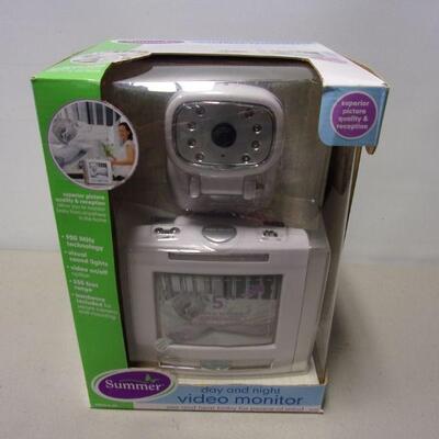 Lot 7 - Summer Day And Night Hand Held Color Video Monitor