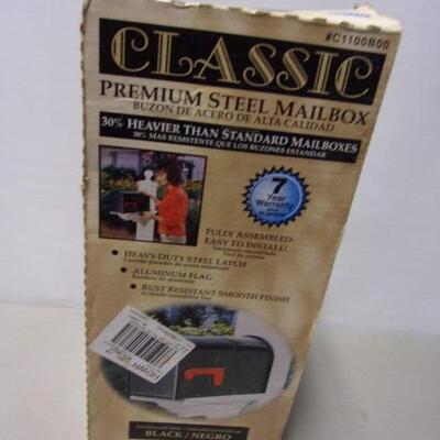 Lot 18 - Classic Premium Steel Mailbox