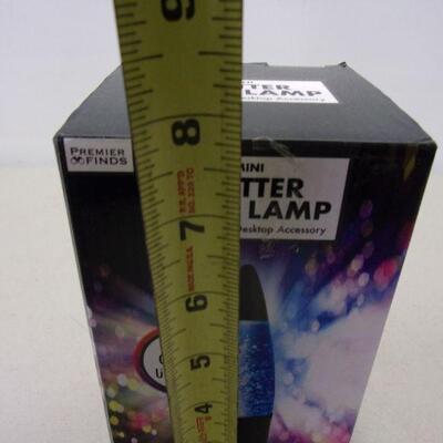 Lot 30 - Glitter Lava Lamp