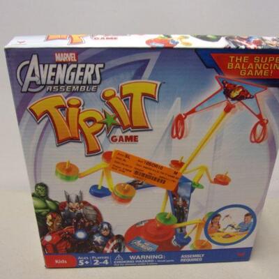 Lot 7 - Marvel Avengers Tip It Game