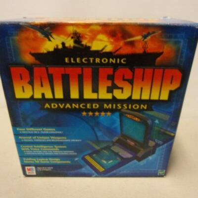 Lot 10 - Electronic Battleship Advanced Mission by Milton Bradley