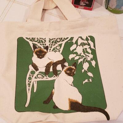 Lot 359: Cat Lovers Gift Lot