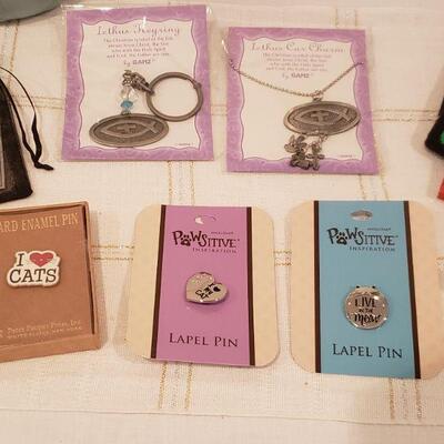 Lot 360: Gift Lot for a Cat Enthusiast