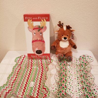 Lot 363: Fitz & Floyd Serving Plate, 2 Plastic Serving Bowls and a Reindeer Plushie