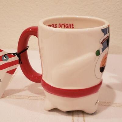 Lot 364: NEW Hallmark Frosty Friends Cookie Jar and 2 Mugs