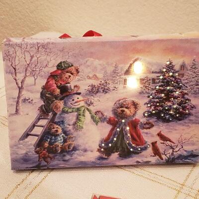 Lot 366: New Holiday Decor & Cards Lot