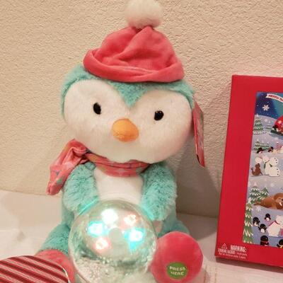 Lot 370: NEW Games, Puzzle, Purse and Animated Plushie Lot