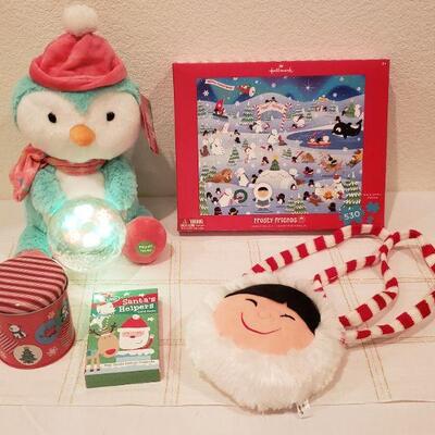 Lot 370: NEW Games, Puzzle, Purse and Animated Plushie Lot
