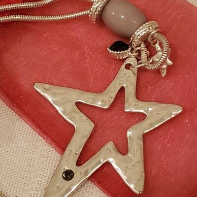 Lot 371: Holiday Gift Lot 