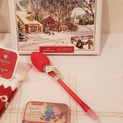 Lot 371: Holiday Gift Lot 