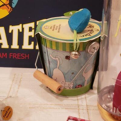 Lot 372: Cat Enthusiast Lot