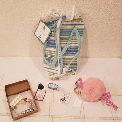 Lot 374: Ladies Gift Lot