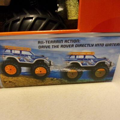 Lot 23 -Land & Water Rover Radio Controlled Amphibious Vehicle 