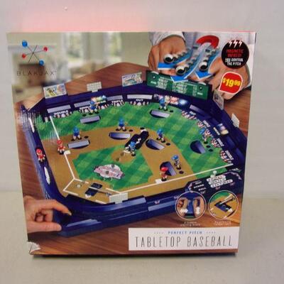 Lot 29 - Perfect Pitch Tabletop Baseball Game
