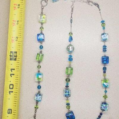 BEAUTIFUL HAND CRAFTED GLASS BEADED NECKLACE W/ MATCHING BRACELET & EARRINGS