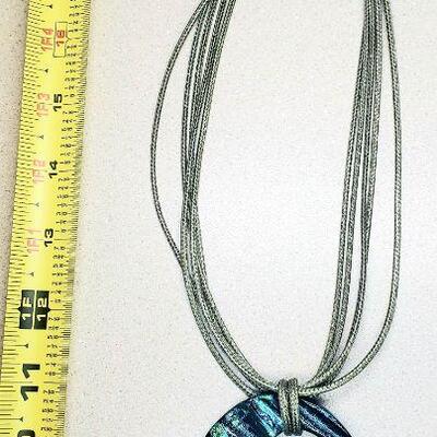 HAND CRAFTED NECKLACE W/ FANTASTIC GLASS PENDANT 