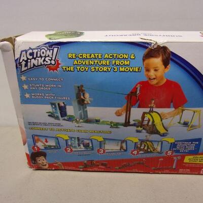 Lot 63 - Toy Story 3 - Action Links