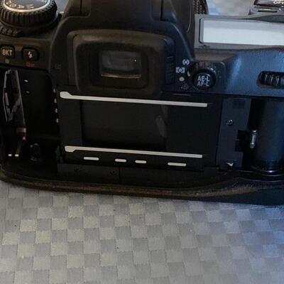 Lot# 178 s Nikon N80 Camera with 35-70mm Lens & Camera Bag