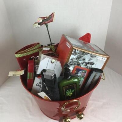 S - 303 Large Red Christmas Gift Bucket
