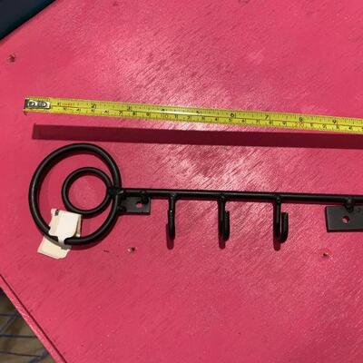 Hanging key holder