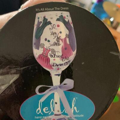 Delish Wine Glass