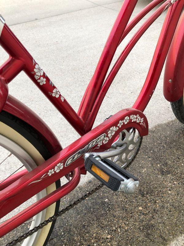 S261 Hawaii Electra Beach Cruiser Women s Bicycle EstateSales
