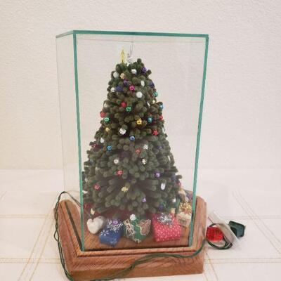 Lot 376: Vintage Music Box Light Up Christmas Tree 