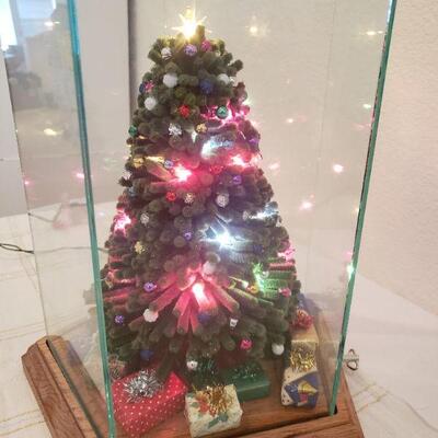 Lot 376: Vintage Music Box Light Up Christmas Tree 