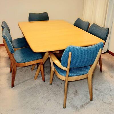 MID-CENTURY MODERN HEYWOOD WAKEFIELD TRIPLE ARCH DINING TABLE W/ 6 CHAIRS