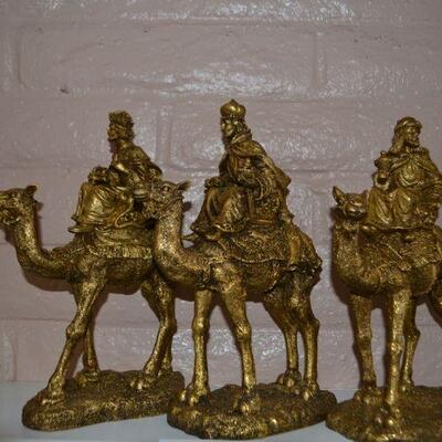 LOT 311 RESIN THREE WISEMEN FIGURINES ON CAMELS