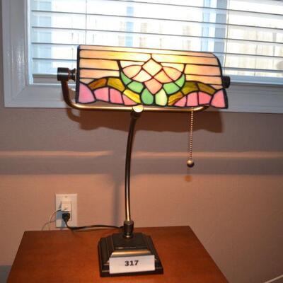 LOT 317 FAUX STAINED GLASS DESK LAMP