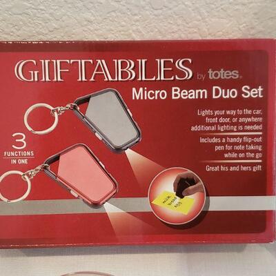 Lot 383: New Mens Ornament & Gift Lot