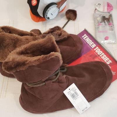 Lot 386: NEW Gift Lot