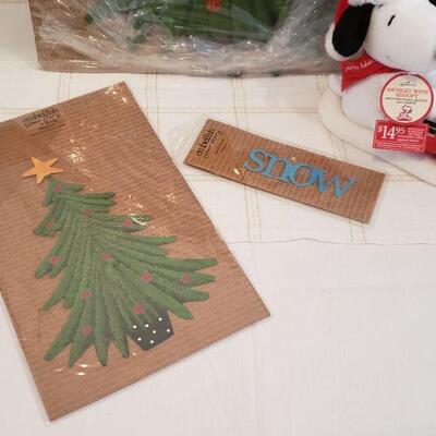 Lot 398: "Embellish Your Story" Magnets & Animated Snoopy