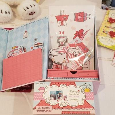 Lot 404:  NEW Gift Lot