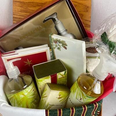 S - 312 Believe in Magic Longaberger Hinged Top Christmas Gift Basket