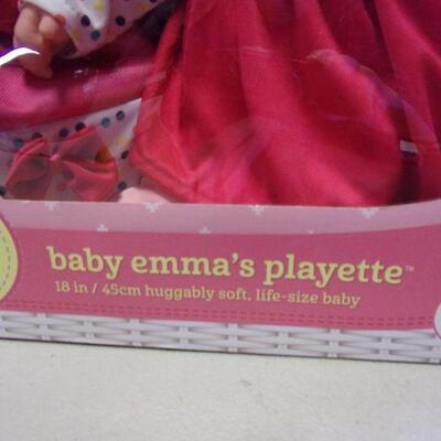 Lot 86 - Cuddly Love - Baby Emma's Playette