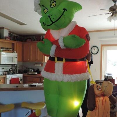 GRINCH AND HIS DOG