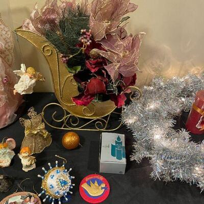 Lot 5 - Christmas Decorations