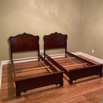Pair of Vintage Twin Beds. *See Details 