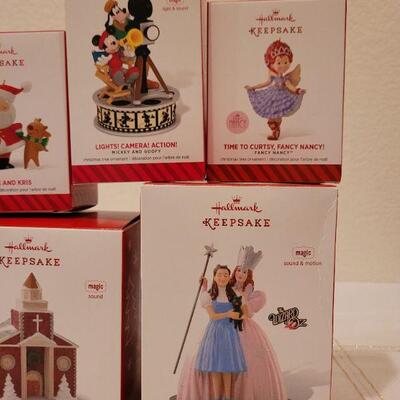 Lot 415: Assorted Hallmark Christmas Ornaments 