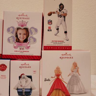 Lot 417: ASSORTED HALLMARK CHRISTMAS ORNAMENTS 