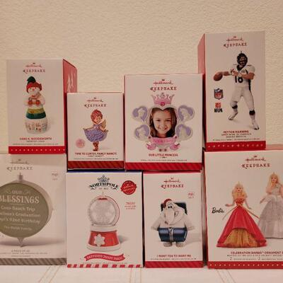 Lot 417: ASSORTED HALLMARK CHRISTMAS ORNAMENTS 