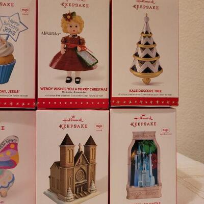 Lot 419: Assorted Hallmark Christmas Ornaments 