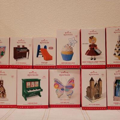 Lot 419: Assorted Hallmark Christmas Ornaments 